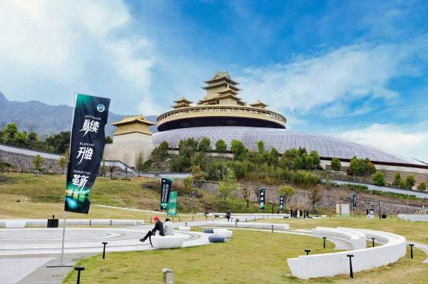 2026中国文旅经济创新周暨第九届龙雀奖颁奖盛典在弥勒圣坛成功举办