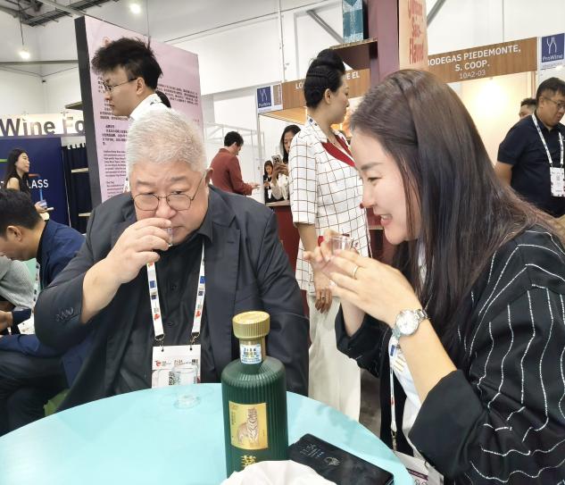 “多彩贵州风·黔酒全球行”遵义名优白酒亮相2026新加坡ProWine