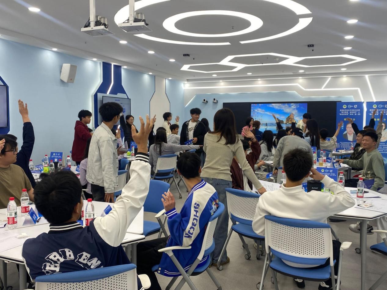 “职引黔程·就在经开”就业训练营首期开营 助力学子求职“加速跑”