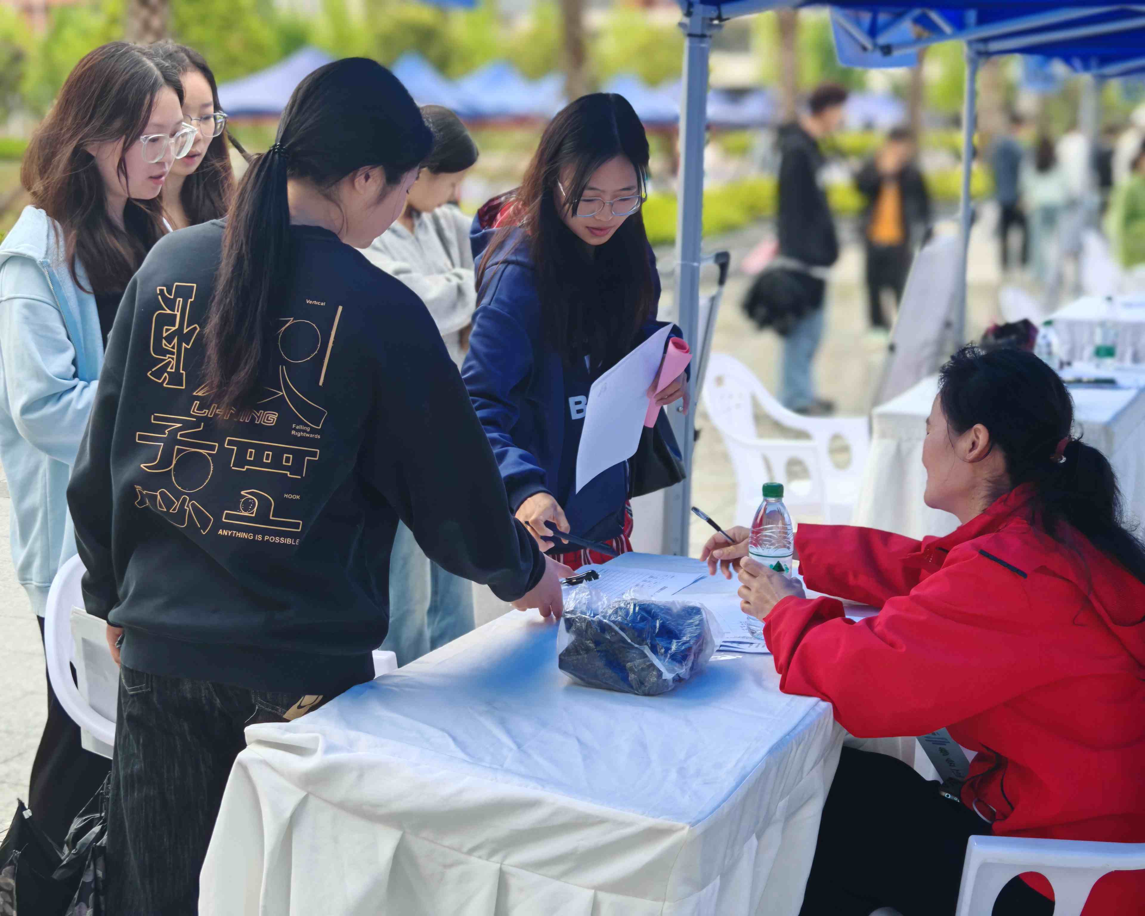 贵安新区花溪大学城2026年春季巡回招聘会在贵州医科大学举行