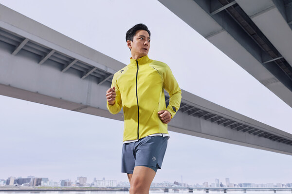 迪桑特推出全新DYNAMIC FLUID 4.0流体鞋及「迪桑特破风」跑步夹克 以专业跑步装备助力城市跑者畅跑前行 迪桑特推出全新DYNAMIC FLUID 4.0流体鞋及「迪桑特破风」跑步夹克 以专业跑步装备助力城市跑者畅跑前行