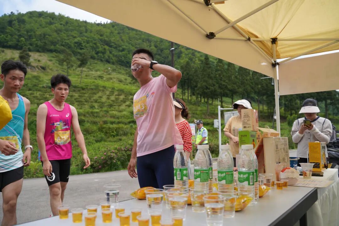 花开刺梨沟 热爱有回响 | 恒力源刺梨赏花季溯源直播突破800万