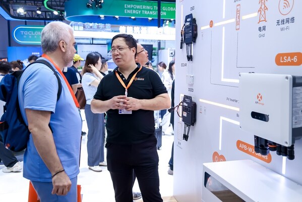 安全为基，AI赋能丨昱能科技携7大新品及全场景光储方案闪耀SNEC