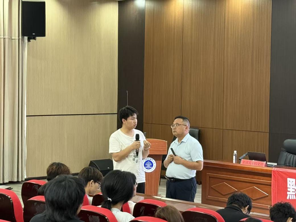 黔东南州2026年职业指导讲座走进黔东南州理工职业学院