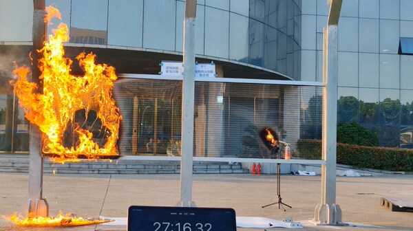 1300℃烈火实测见真章！品诚V0级阻燃方案，为基建安全筑起"黄金防火墙"