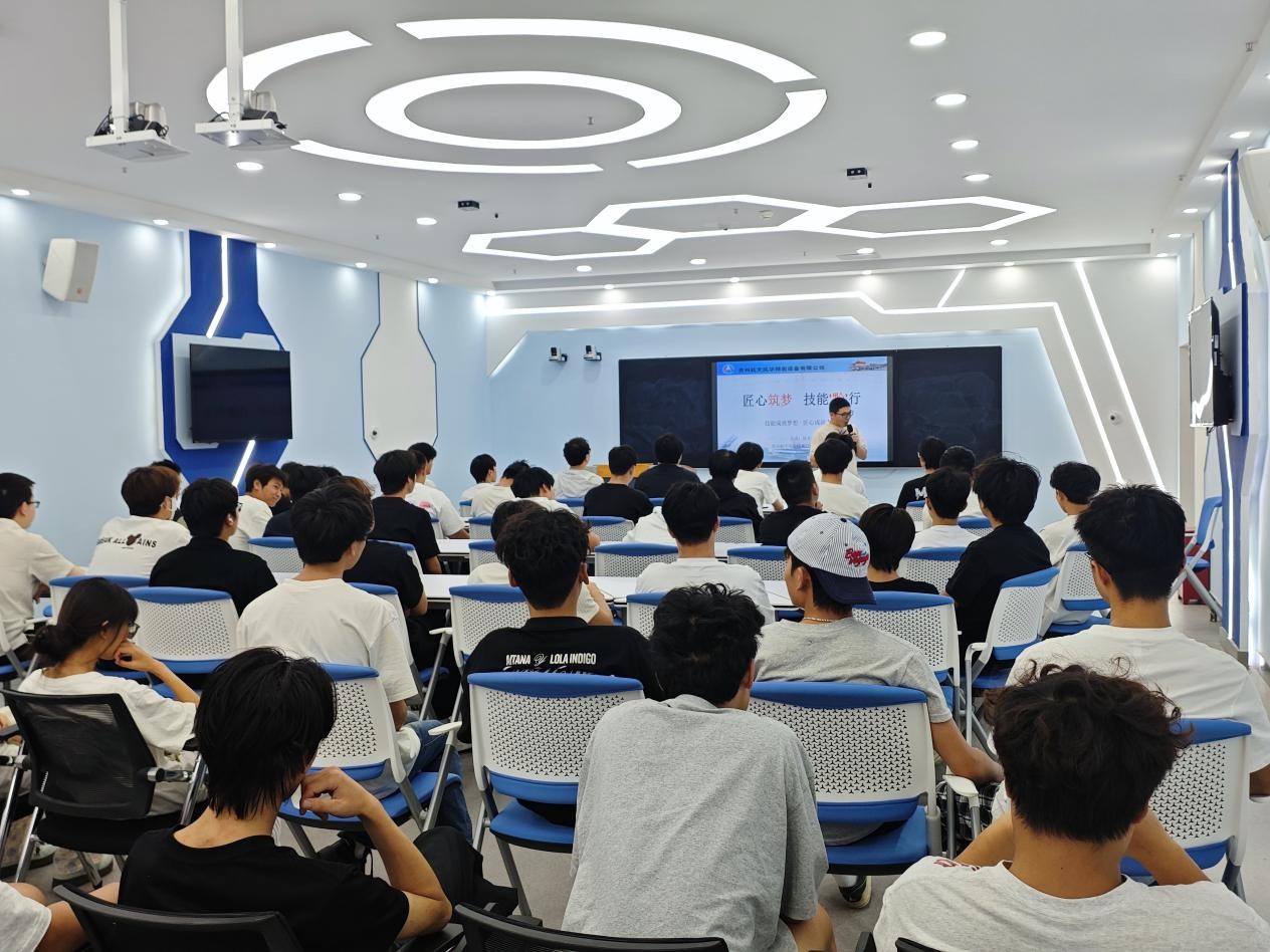 贵阳经开区2026年经开工匠进校园活动第一期成功举办