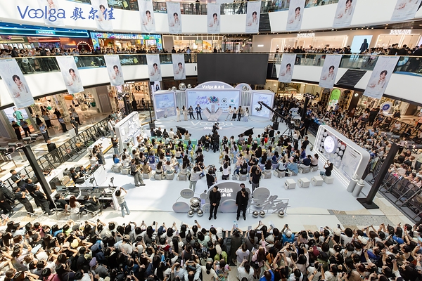 敷尔佳在北京举办品牌代言人王曼昱线下见面会，双向诠释长期坚守