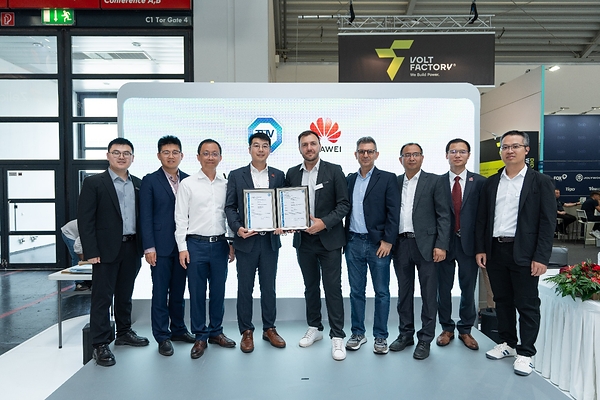 树立行业新标杆:TÜV 南德授予华为构网型逆变器构网单元能力认证 树立行业新标杆:TÜV 南德授予华为构网型逆变器构网单元能力认证