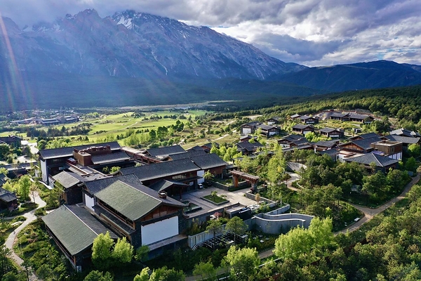 雪山之上，设计共生：丽江金茂璞修雪山酒店携手 Design Hotels™ ，8月4日全球上线启幕
