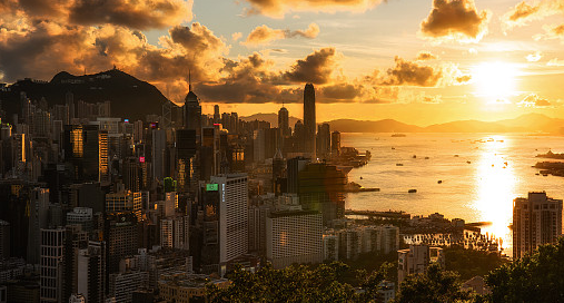 2026 香港进修移民热度高涨，避坑关键点：别只看录取，更要盯牢全周期身份闭环