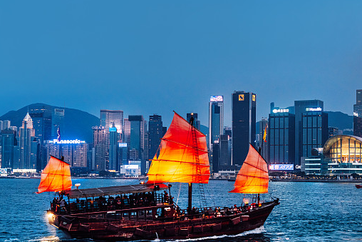 2026 香港优才申请 + 续签机构选择指南 注意 5 项合规资质核查要点