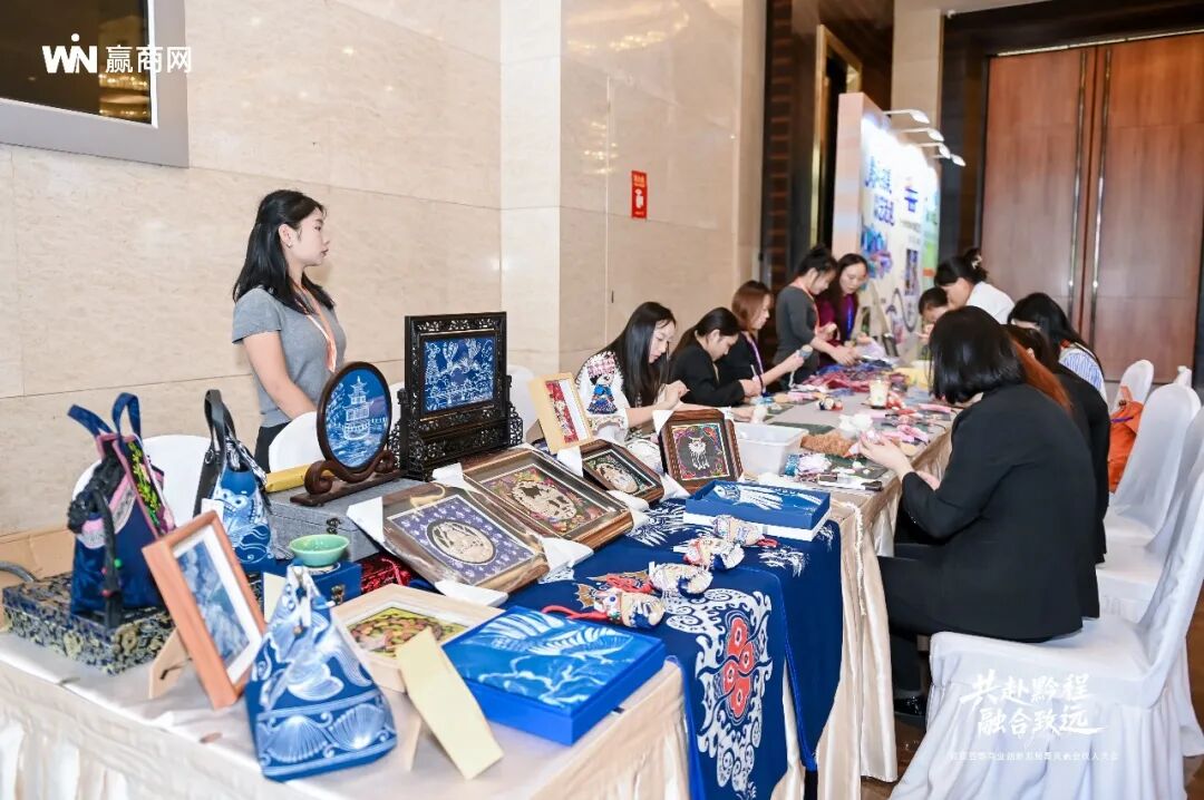 首届西部商业创新发展暨共赢合伙人大会圆满落幕