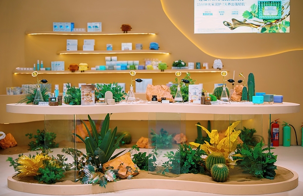 敷尔佳亮相2026 CAME南京香妆展 分享中草药植萃与轻量化湿敷创新实践 敷尔佳亮相2026 CAME南京香妆展 分享中草药植萃与轻量化湿敷创新实践