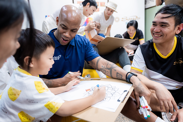 金沙中国携手NBA传奇球星向社区派发爱心午餐
