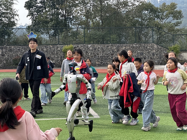 三一基金会携手立邦深耕乡村素养教育，从三年联合探访走向三年县域共建